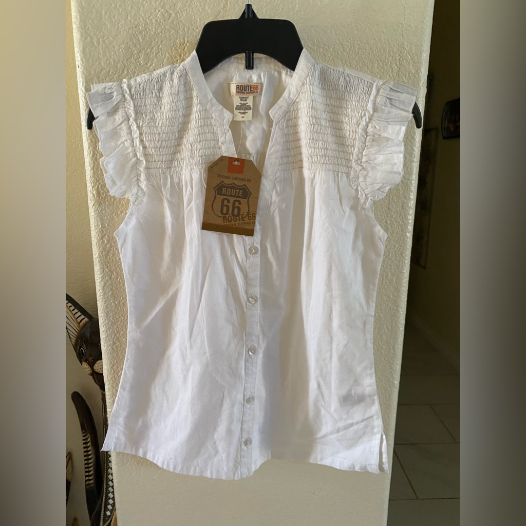 Route 66  Juniors Size Small  Brand New  White Blouse